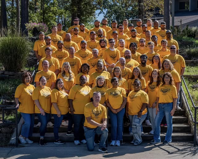 photograph of all employees of hopkinsville electric system (hes) and energynet